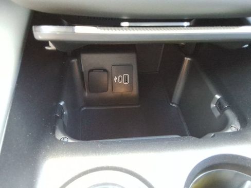 Used 2025 Ford Explorer Active RWD image 34