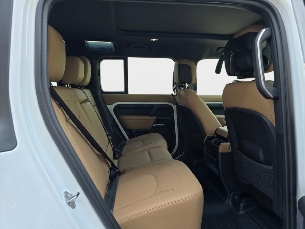 New 2026 Land Rover Defender 110 X-Dynamic SE AWD/4WD image 11