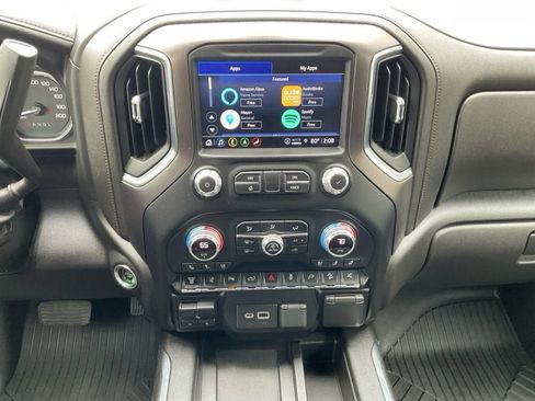 Used 2022 GMC Sierra 2500 AT4 w/ AT4 Preferred Package AWD/4WD image 11