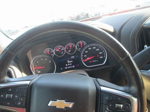 Used 2022 Chevrolet Silverado 2500 LTZ image 28