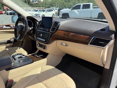 Used 2019 Mercedes-Benz GLS 450 4MATIC image 18