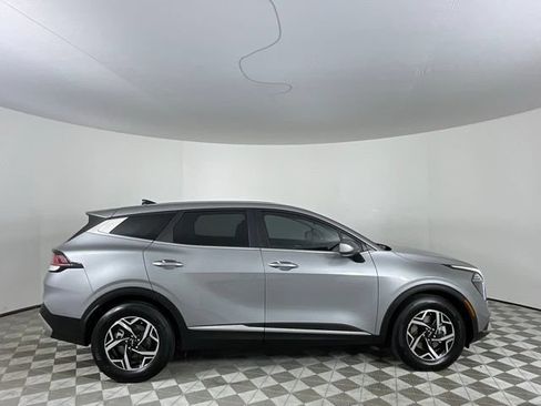 Used 2025 Kia Sportage LX FWD image 4