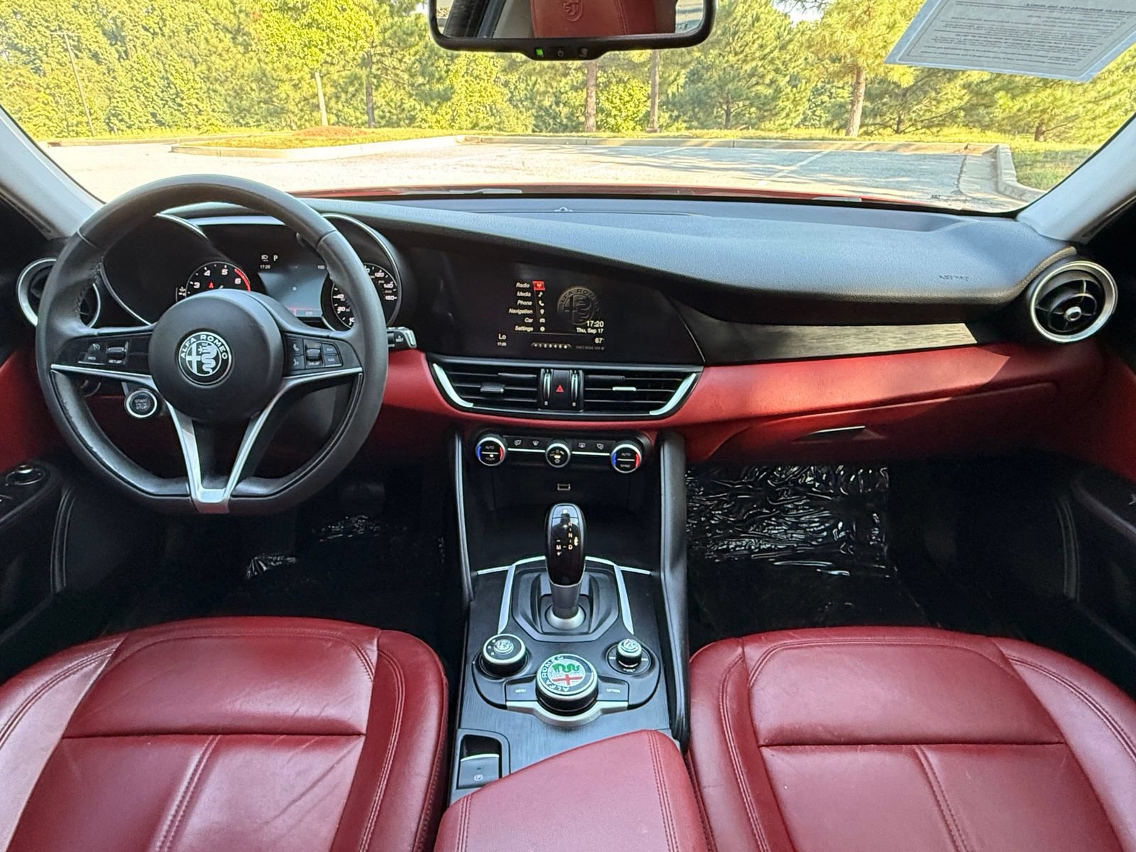 Used 2017 Alfa Romeo Giulia AWD image 23