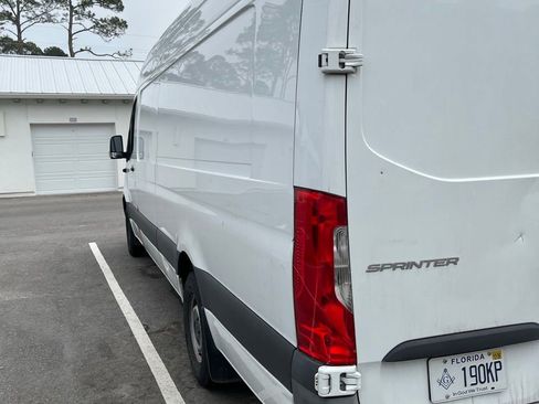 Used 2020 Mercedes-Benz Sprinter 2500 image 3