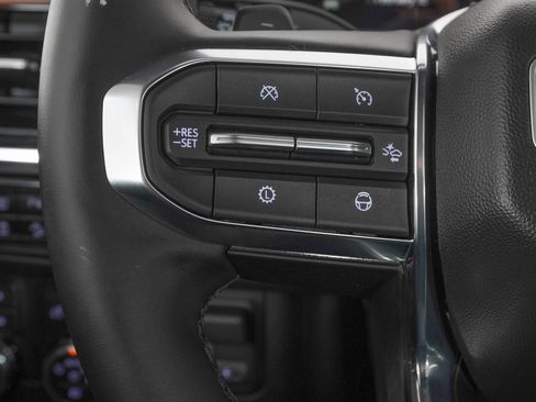 Used 2026 GMC Yukon Denali w/ Advanced Technology Package image 23