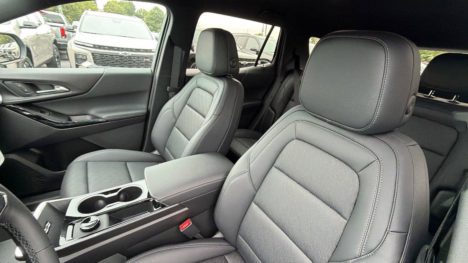 New 2027 Chevrolet Equinox LT w/ Convenience Package II FWD image 17