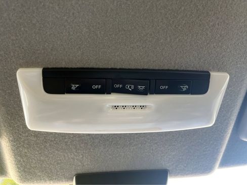 Certified 2023 Nissan Kicks SV FWD image 34