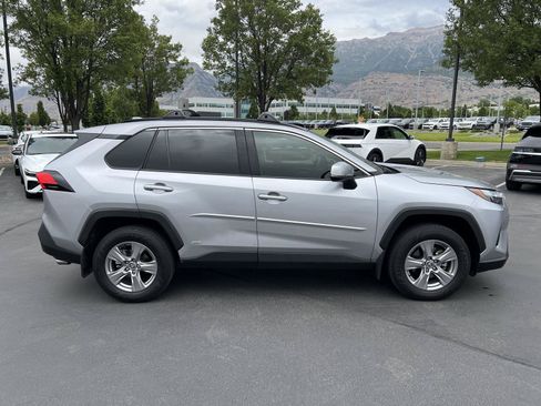 Used 2024 Toyota RAV4 XLE AWD/4WD image 6