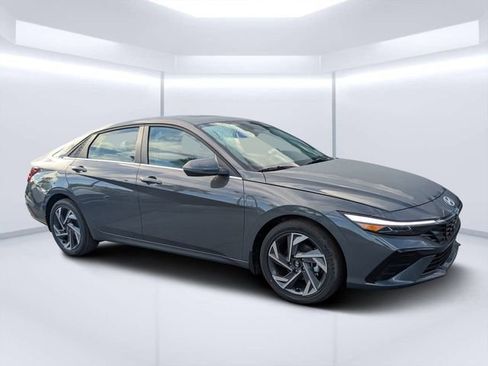 New 2026 Hyundai Elantra Limited FWD image 1