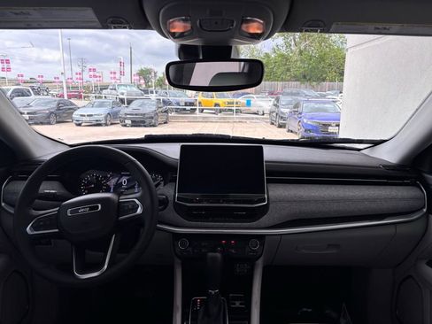 Used 2022 Jeep Compass Latitude image 16