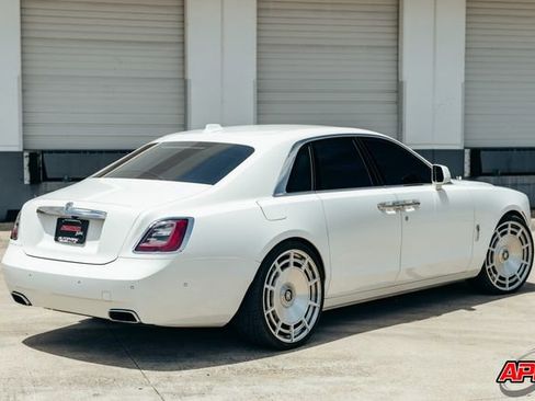 Used 2022 Rolls-Royce Ghost w/ Ghost Package image 52