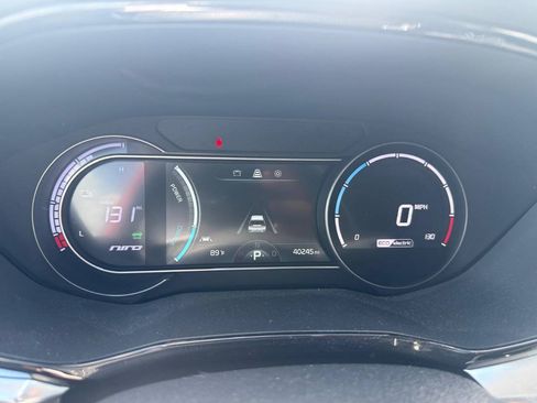 Used 2020 Kia Niro EX w/ Cold Weather Package FWD image 13