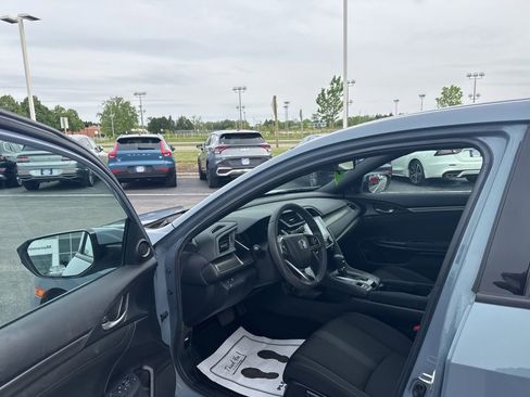 Used 2019 Honda Civic EX image 10