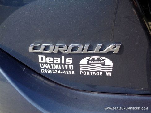 Used 2018 Toyota Corolla LE FWD image 5