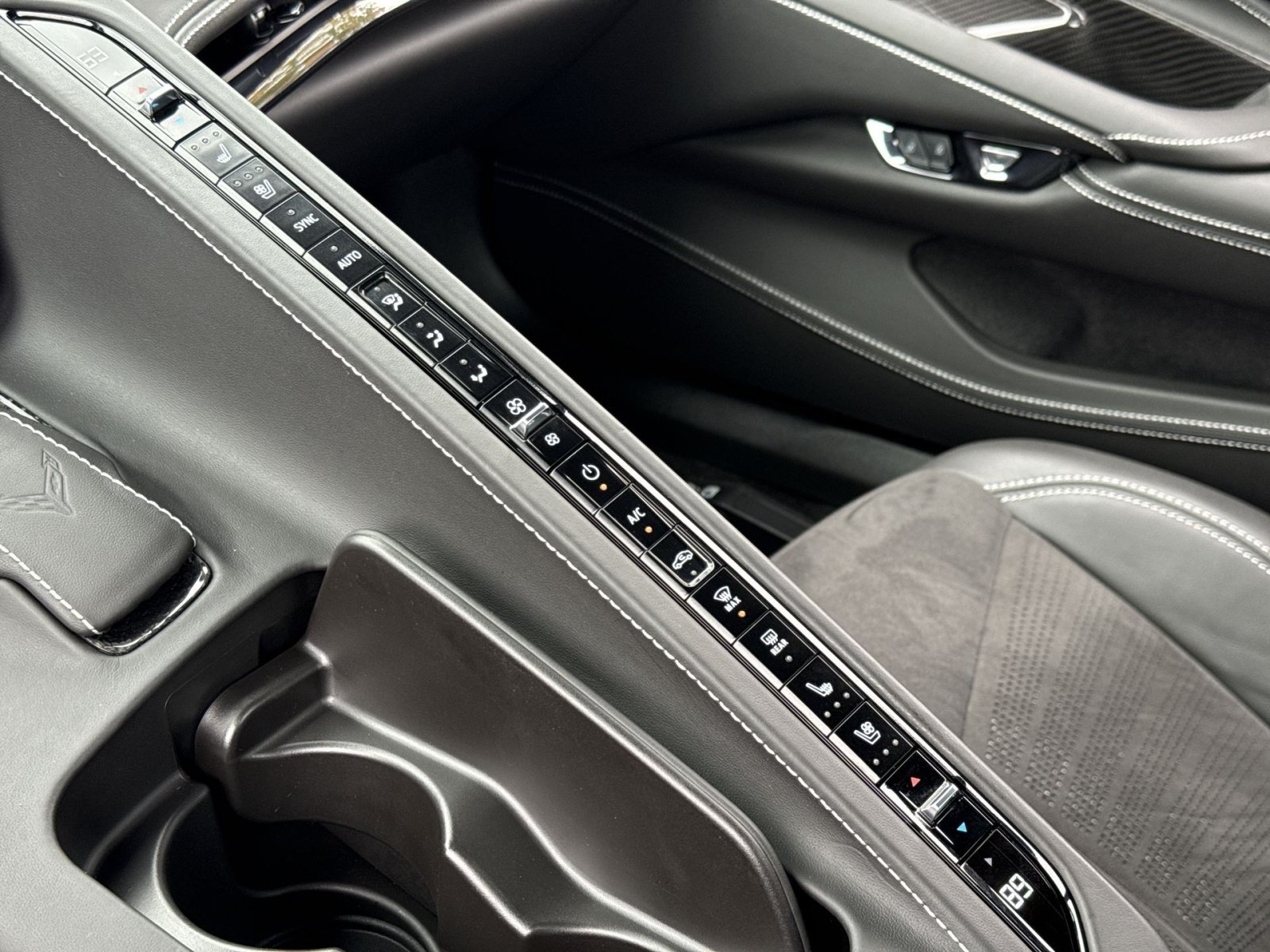 Used 2024 Chevrolet Corvette Z06 RWD image 22