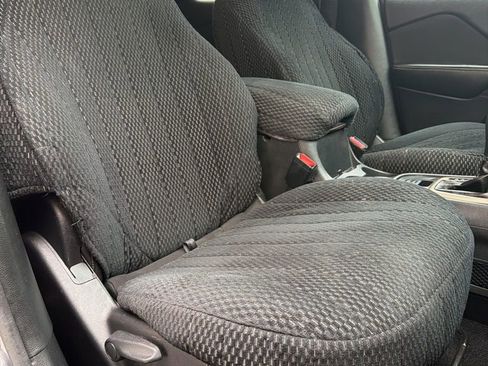 Used 2016 Jeep Cherokee Latitude w/ Cold Weather Group image 8