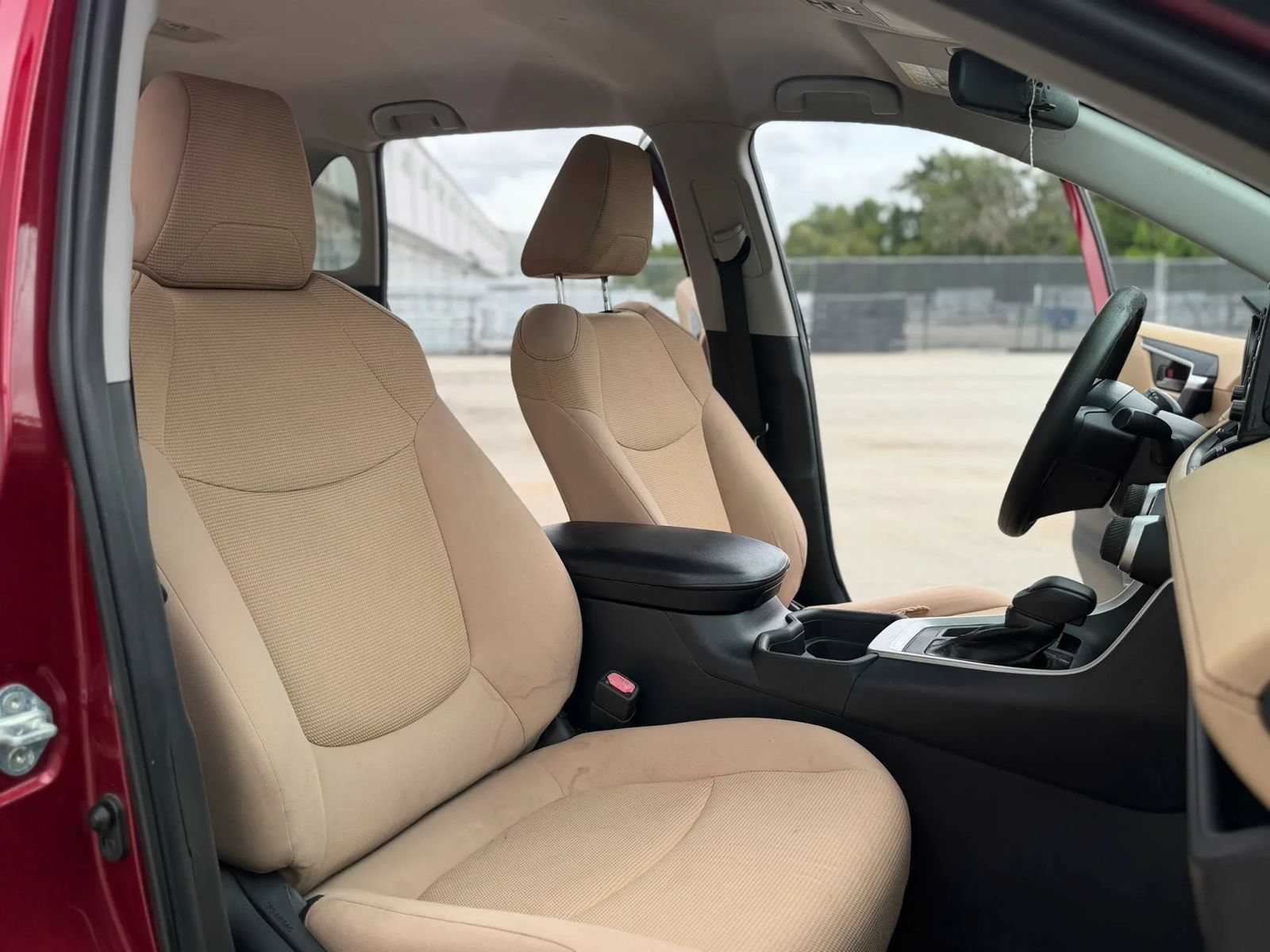 Used 2019 Toyota RAV4 LE FWD image 23