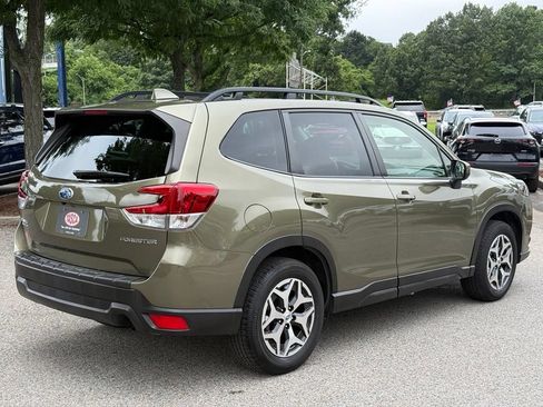 Used 2023 Subaru Forester Premium AWD/4WD image 10