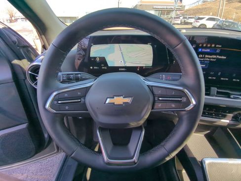 Used 2025 Chevrolet Equinox LT image 22