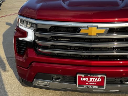 Used 2024 Chevrolet Silverado 1500 High Country AWD/4WD image 6
