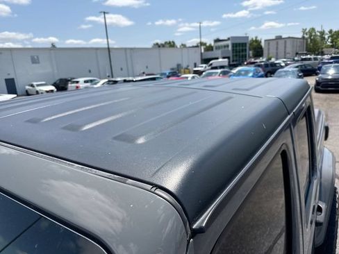 Used 2021 Jeep Gladiator Sport AWD/4WD image 10