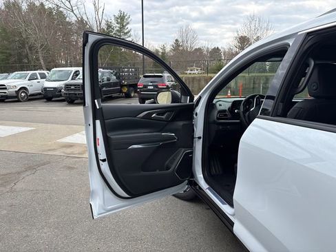 New 2026 Chevrolet Traverse High Country image 19