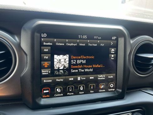 Used 2023 Jeep Wrangler Unlimited Sport AWD/4WD image 25