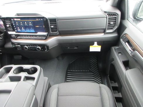 New 2026 Chevrolet Silverado 1500 LT image 18