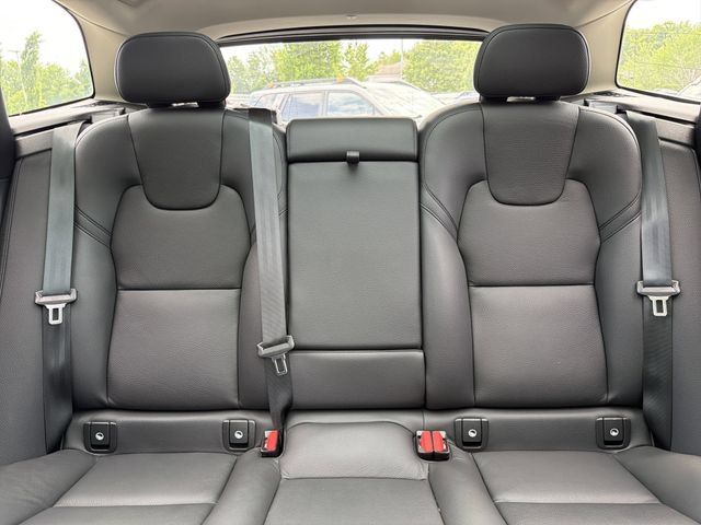 Used 2023 Volvo XC60 T8 Plus AWD/4WD image 23