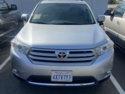 Used 2012 Toyota Highlander SE w/ Tow Pkg image 1
