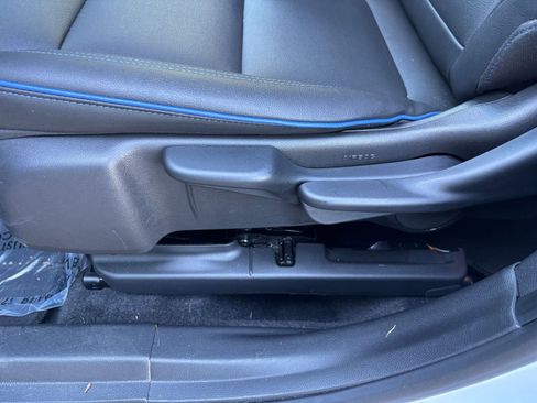 Used 2025 Buick Envista Sport Touring image 23