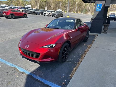 New 2026 MAZDA MX-5 Miata Grand Touring image 3