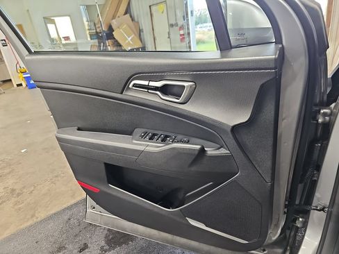 Used 2023 Kia Sportage LX AWD/4WD image 26
