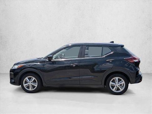 Used 2022 Nissan Kicks S FWD image 8