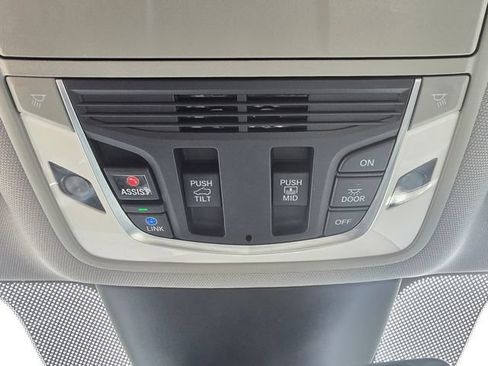 Used 2024 Acura MDX w/ Technology Package FWD image 30