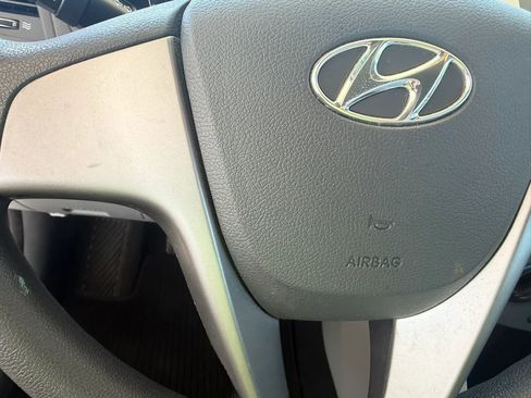 Used 2017 Hyundai Accent SE FWD image 15