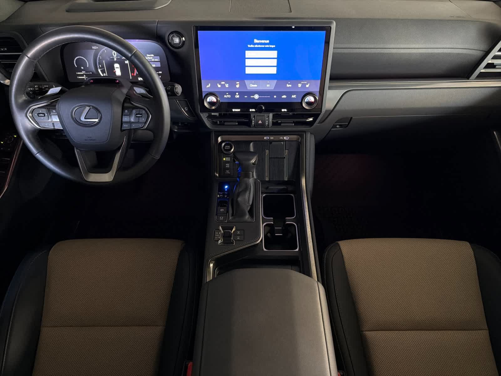Used 2025 Lexus GX 550 w/ Accessory Package (32) AWD/4WD image 3