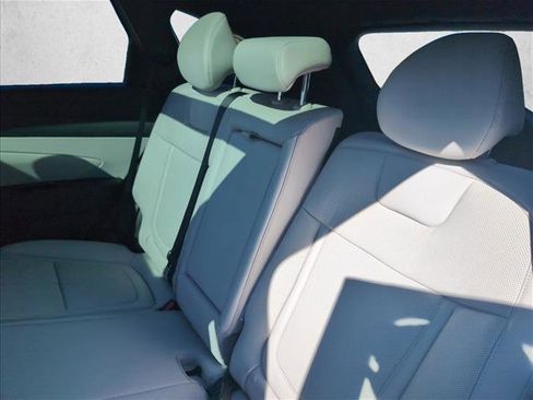 New 2026 Hyundai Tucson Limited image 17