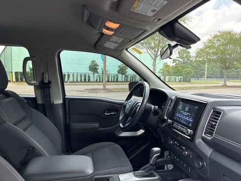 Used 2023 Nissan Frontier SV w/ SV Convenience Package RWD image 23