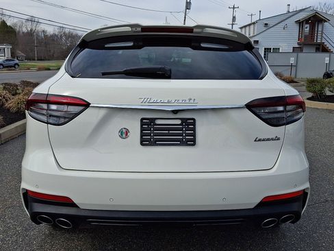 Used 2022 Maserati Levante GT image 5