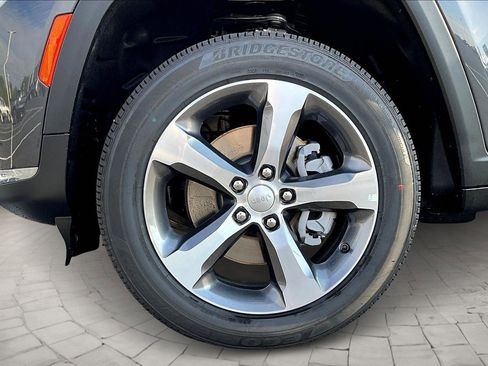 New 2025 Jeep Grand Cherokee L Limited w/ Trailer Tow Package image 13