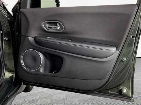 Used 2017 Honda HR-V EX image 27