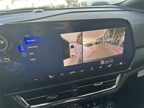 New 2026 Chevrolet Equinox EV LT image 25