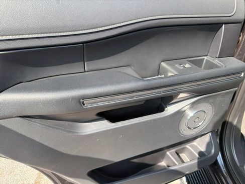 Used 2023 Ford Expedition XLT RWD image 37