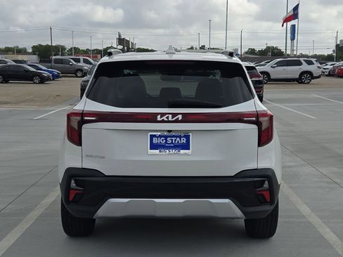 Used 2025 Kia Seltos S FWD image 5