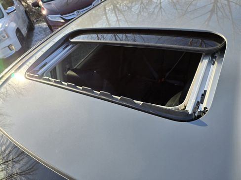 Used 2025 Honda CR-V EX image 2