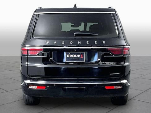 Used 2024 Jeep Wagoneer Series II w/ Premium Group I RWD image 5