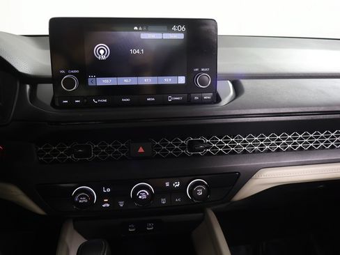 Used 2023 Honda Accord LX image 41