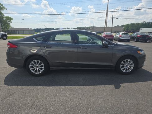 Used 2017 Ford Fusion S FWD image 5