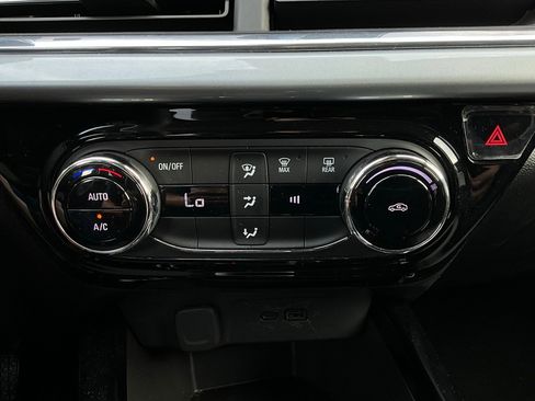 Used 2025 Chevrolet Trax LT image 25